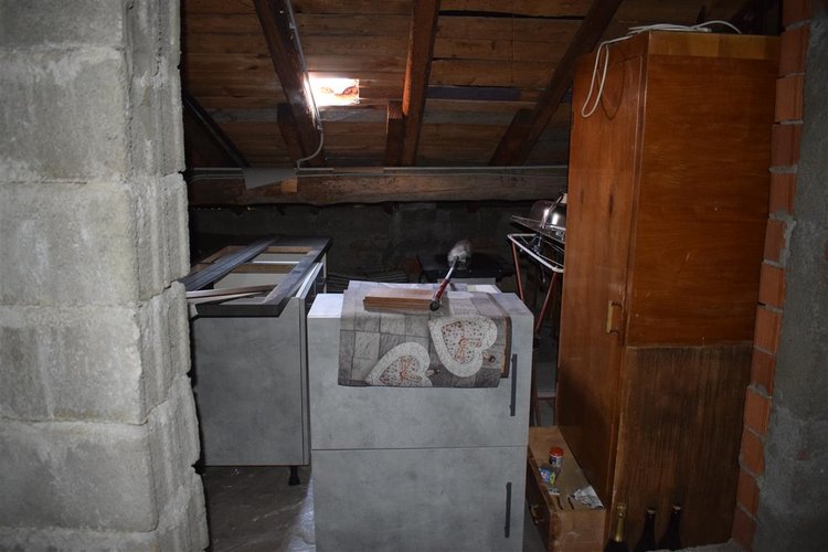 Serina, zona centro, incredibile favoloso appartamento mansardato con camino Serina