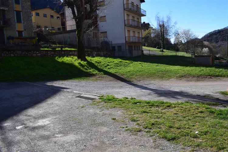 Serina, zona centro, incredibile favoloso appartamento mansardato con camino Serina