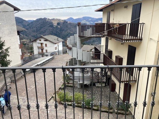 Cornalba, occasione porzione di casa storica con giardino privato e posto auto Cornalba