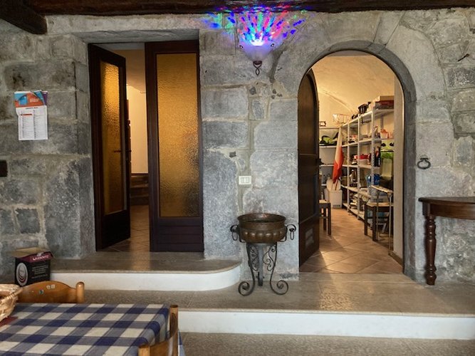 Cornalba, occasione porzione di casa storica con giardino privato e posto auto Cornalba