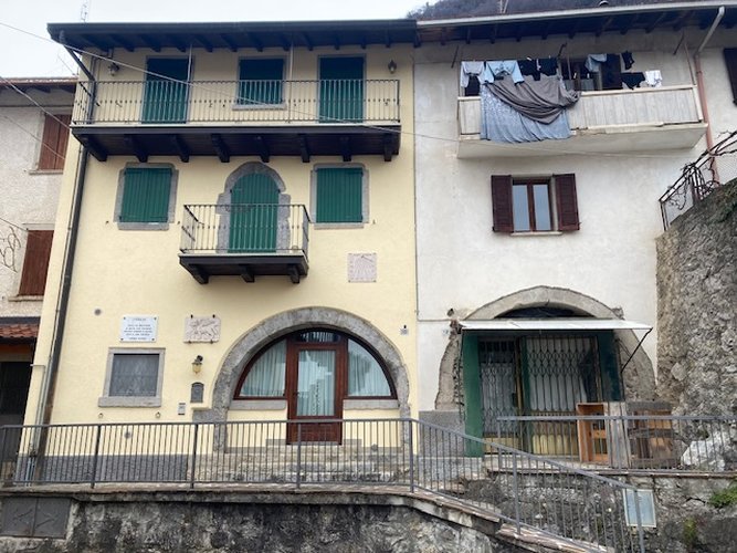 Cornalba, occasione porzione di casa storica con giardino privato e posto auto Cornalba