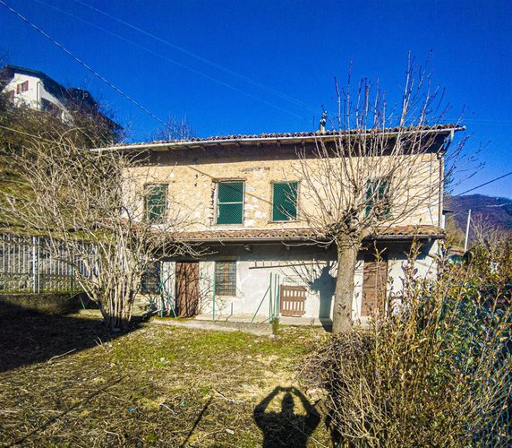 Sant’Omobono Terme in stupendo borghetto rustico in pietra con giardino Sant'Omobono Terme