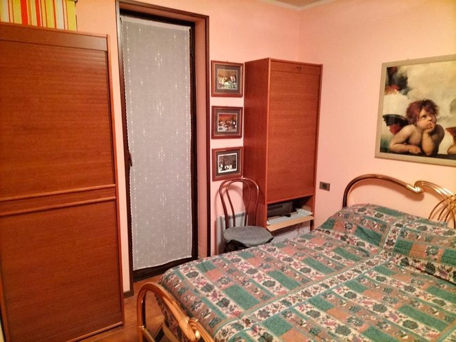 Oltre il Colle, vista panoramica, luminosissimo trilocale con camino e box auto Oltre il Colle