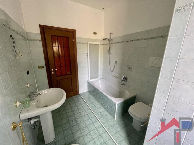 trilocale con ampia taverna Caprino Bergamasco