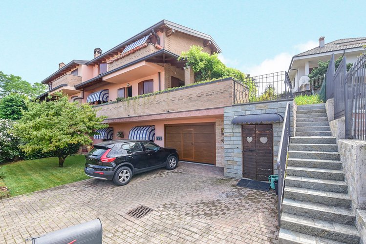 (24.24) Villa - Orsenigo (CO), Via Clara Schumann