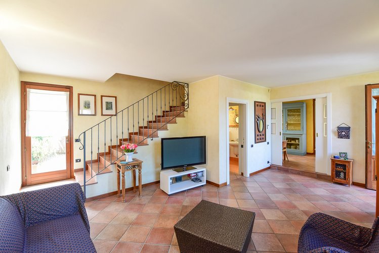 (24.24) Villa - Orsenigo (CO), Via Clara Schumann Orsenigo