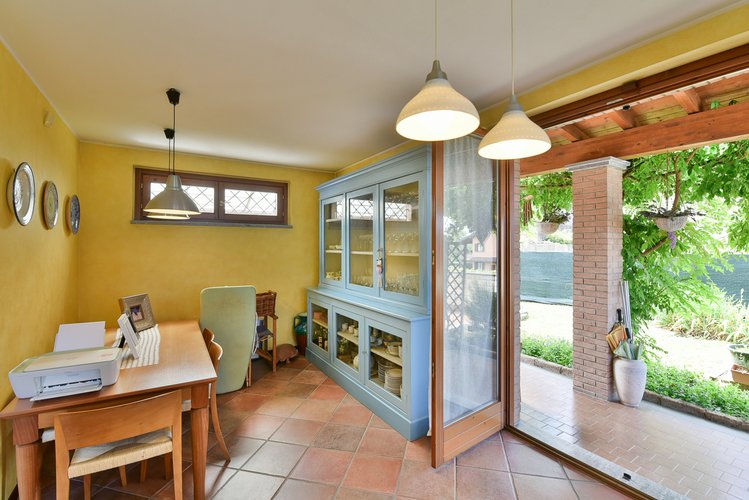 (24.24) Villa - Orsenigo (CO), Via Clara Schumann Orsenigo