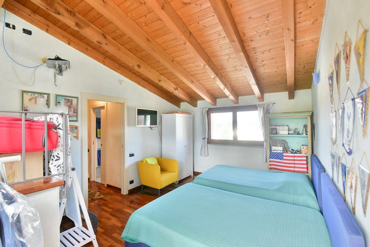 (24.24) Villa - Orsenigo (CO), Via Clara Schumann Orsenigo