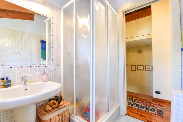 (24.24) Villa - Orsenigo (CO), Via Clara Schumann Orsenigo