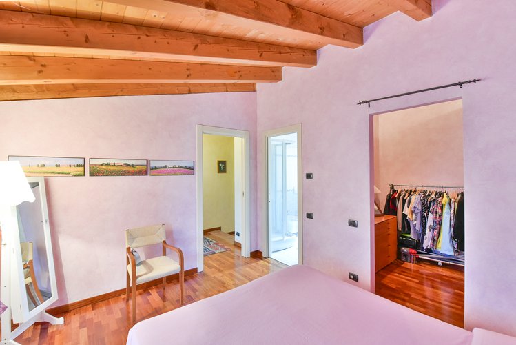 (24.24) Villa - Orsenigo (CO), Via Clara Schumann Orsenigo