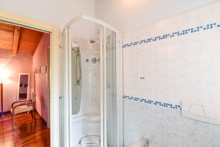 (24.24) Villa - Orsenigo (CO), Via Clara Schumann Orsenigo