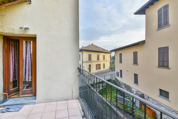 (34.24) Bilocale - Erba, Via U. Foscolo Erba