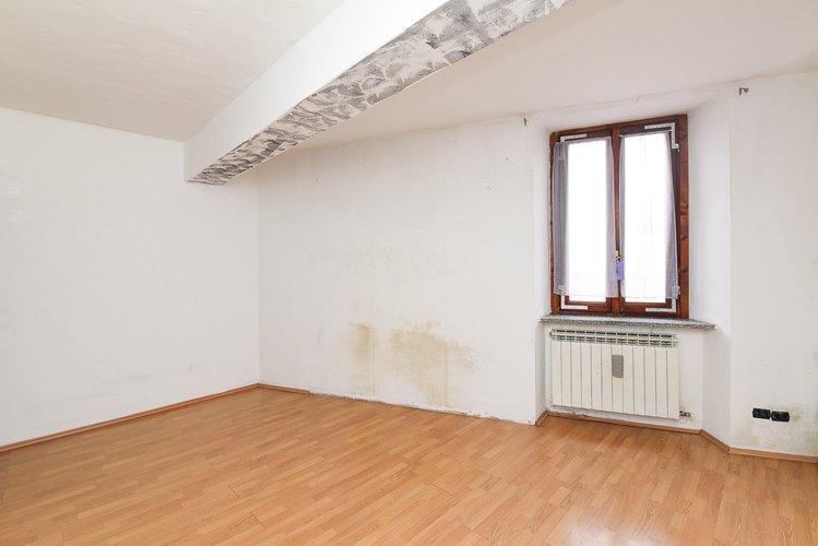 (34.24) Bilocale - Erba, Via U. Foscolo Erba