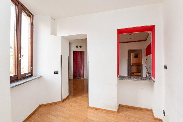 (34.24) Bilocale - Erba, Via U. Foscolo Erba