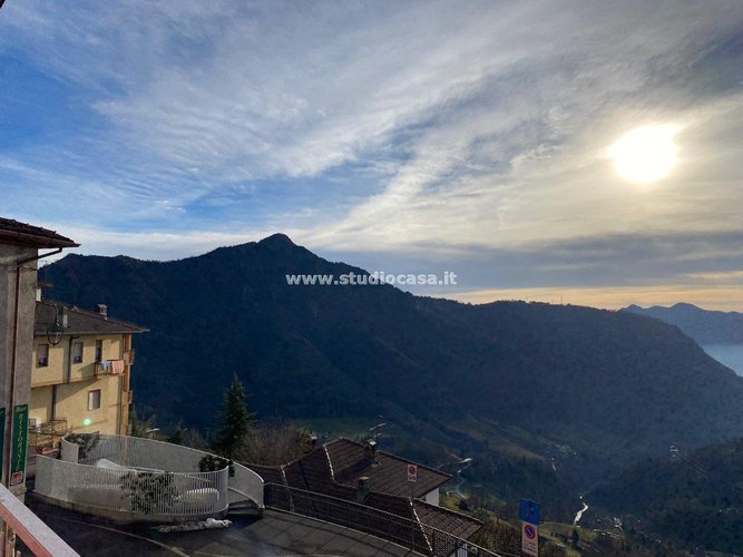 GUARDA CHE VISTA! Dossena