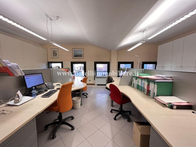 Bergamo - via Borgo Palazzo - Palazzina uffici Bergamo
