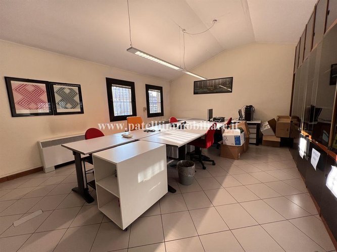 Bergamo - via Borgo Palazzo - Palazzina uffici Bergamo