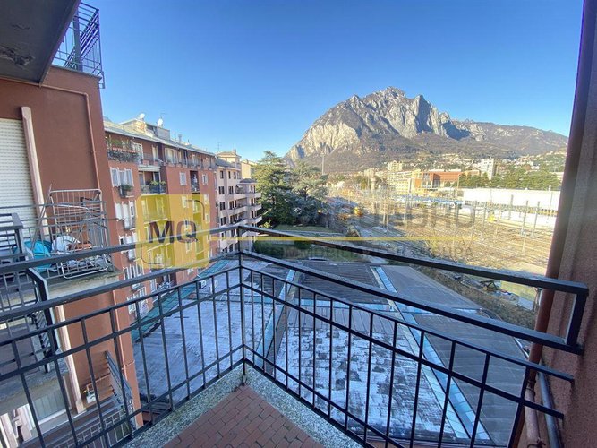 Lecco, zona Centro, ampio trilocale in vendita Lecco
