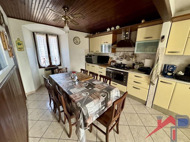 Ampio appartamento ultimo piano Cisano Bergamasco