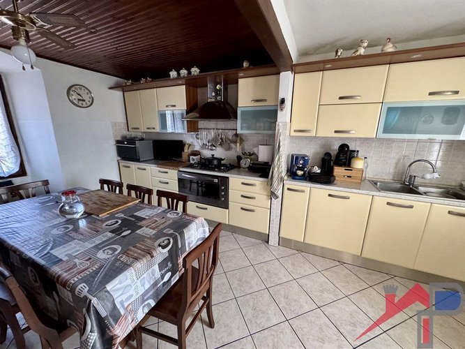 Ampio appartamento ultimo piano Cisano Bergamasco