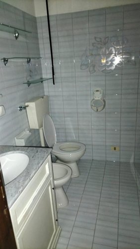 Dossena favolosa porzione di casa bifamiliare con giardino e box auto Dossena