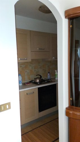 Dossena favolosa porzione di casa bifamiliare con giardino e box auto Dossena