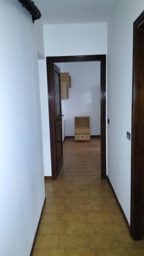 Dossena favolosa porzione di casa bifamiliare con giardino e box auto Dossena