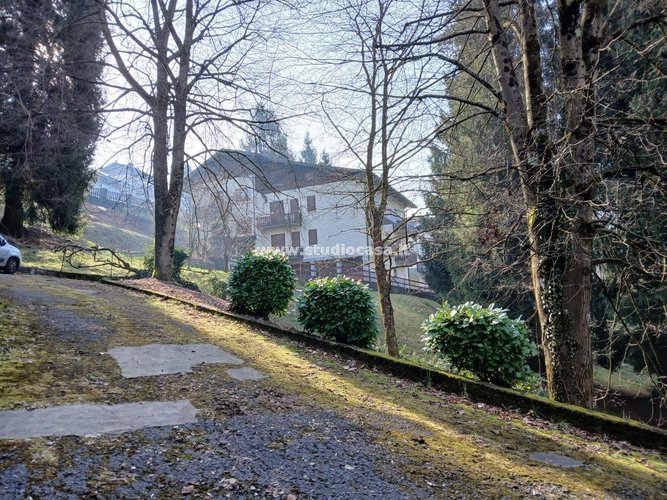 A POCHI MINUTI DAL CENTRO! Costa Serina