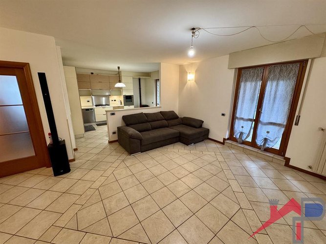 Trilocale con doppi servizi Cisano Bergamasco