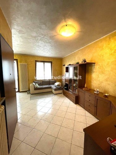 IN CASETTA TRIFAMILIARE SENZA SPESE CONDOMINIALI! Zogno