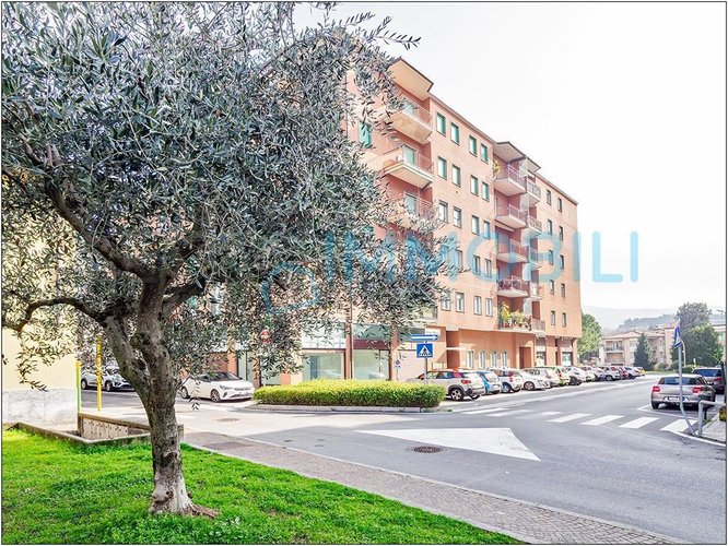 DUE LOCALI ULTIMO PIANO Galbiate