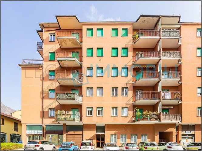 DUE LOCALI ULTIMO PIANO Galbiate