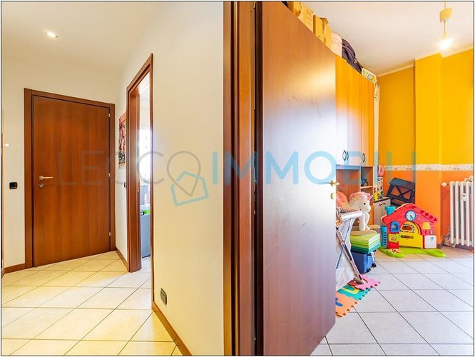 DUE LOCALI ULTIMO PIANO Galbiate