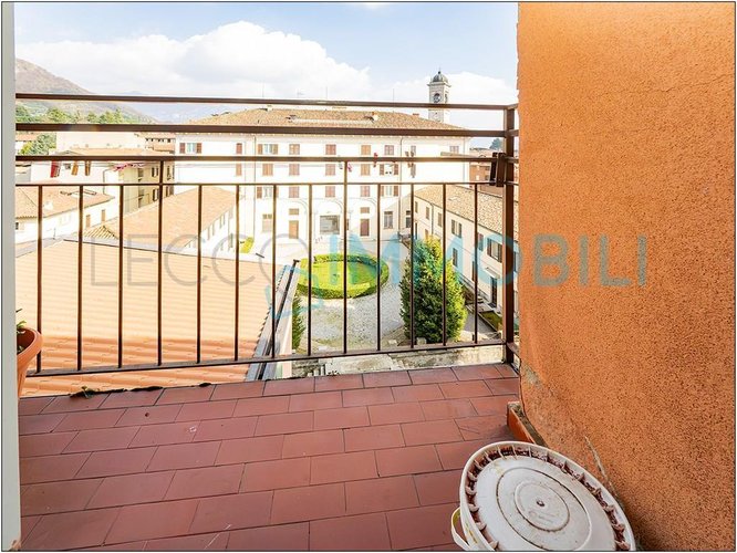 DUE LOCALI ULTIMO PIANO Galbiate