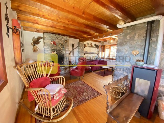 Casa Indipendente ai Piani dei Resinelli (LC) - Località "Foppe" Mandello del Lario