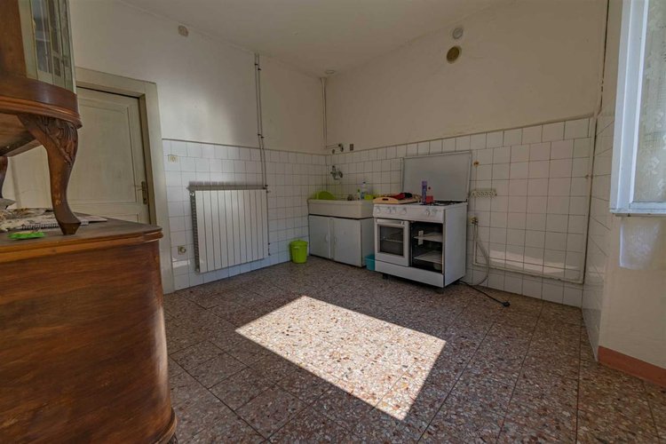 Zogno vendesi plurilocale inserito in piccola casetta storica Zogno