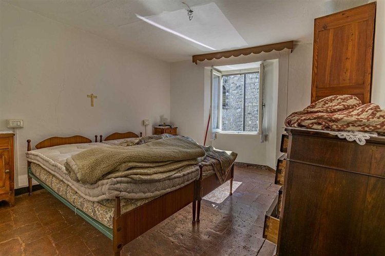 Zogno Ambria, porzione di casa storica con giardino privato Zogno