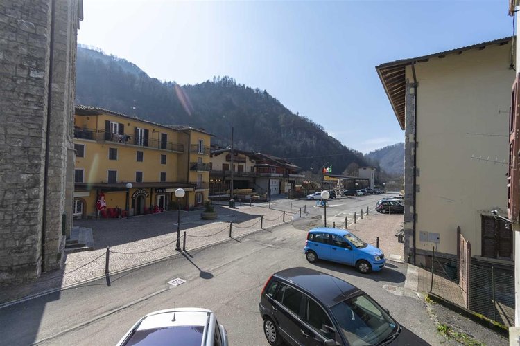 Zogno, imperdibile casa storica con giardino Zogno