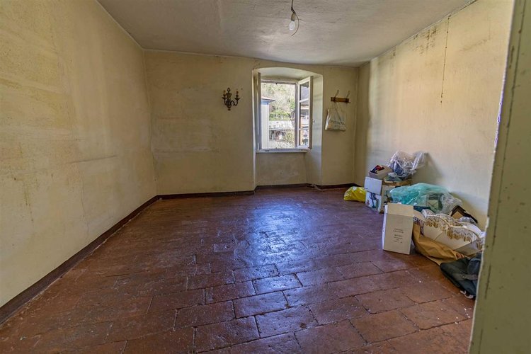 Zogno Ambria, porzione di casa storica con giardino privato Zogno