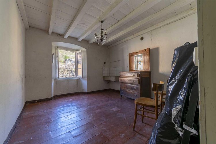 Zogno Ambria, porzione di casa storica con giardino privato Zogno