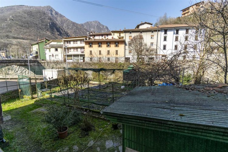 Zogno, imperdibile casa storica con giardino Zogno