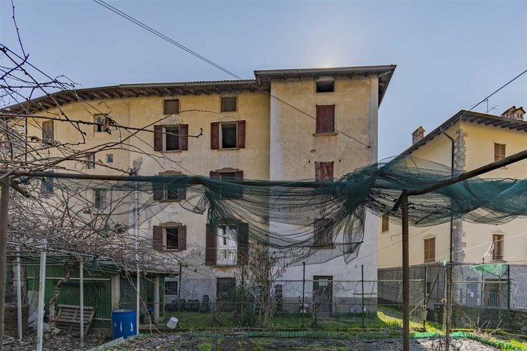 Zogno, imperdibile casa storica con giardino Zogno