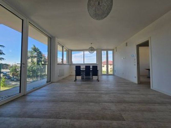 RESIDENZIALE/COMMERCIALE Villa d'Almè