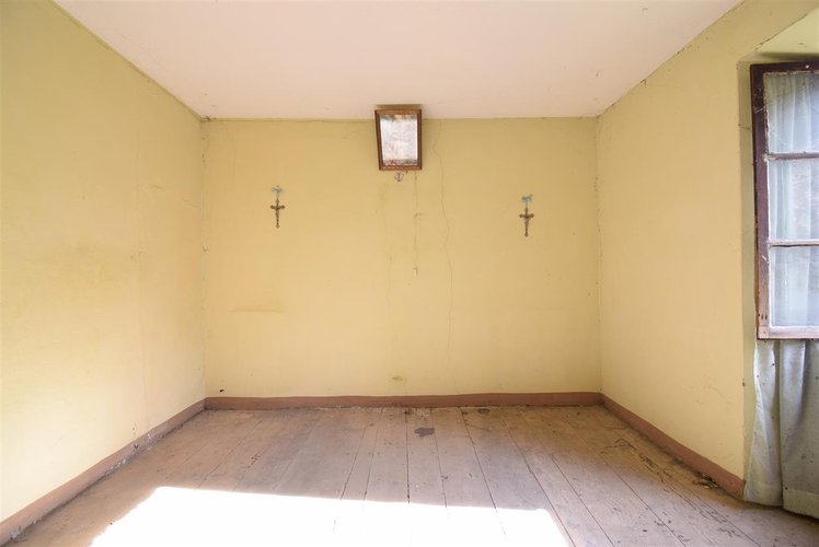 Santa Brigida casetta rustica contadina di testa con giardino privato Santa Brigida