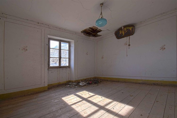 Santa Brigida casetta rustica contadina di testa con giardino privato Santa Brigida