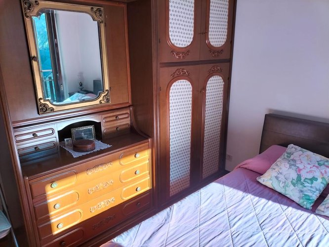 Serina, a pochi passi dal centro, grazioso bilocale balconato con cantina e box auto Serina