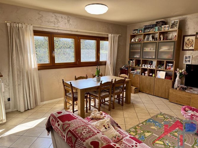 Cisano recente villa a schiera di testa Cisano Bergamasco