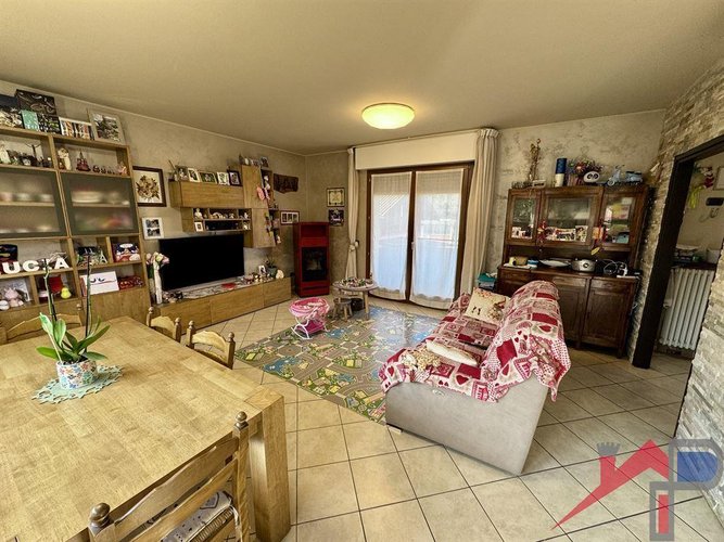 Cisano recente villa a schiera di testa Cisano Bergamasco