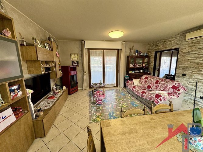 Cisano recente villa a schiera di testa Cisano Bergamasco