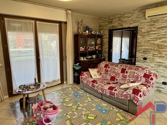 Cisano recente villa a schiera di testa Cisano Bergamasco